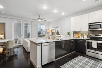 Bell Katy Trail in Dallas, TX - Building Photo - Building Photo