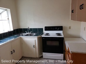 1025 Frederick St in Yuba City, CA - Building Photo - Building Photo