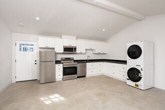 126 Franklin Ct in Glendale, CA - Building Photo - Building Photo