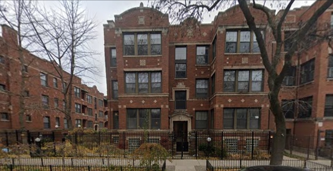 1130 W Pratt Blvd in Chicago, IL - Building Photo
