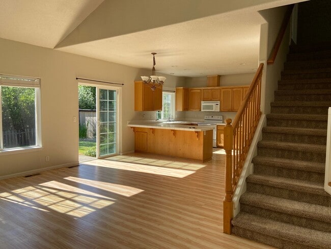 2272 33rd St in Springfield, OR - Building Photo - Building Photo