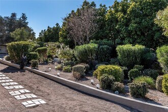 2940 Rosanna St in Las Vegas, NV - Building Photo - Building Photo