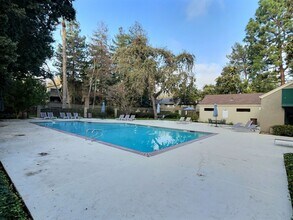 5701 Makati Cir in San Jose, CA - Building Photo - Building Photo