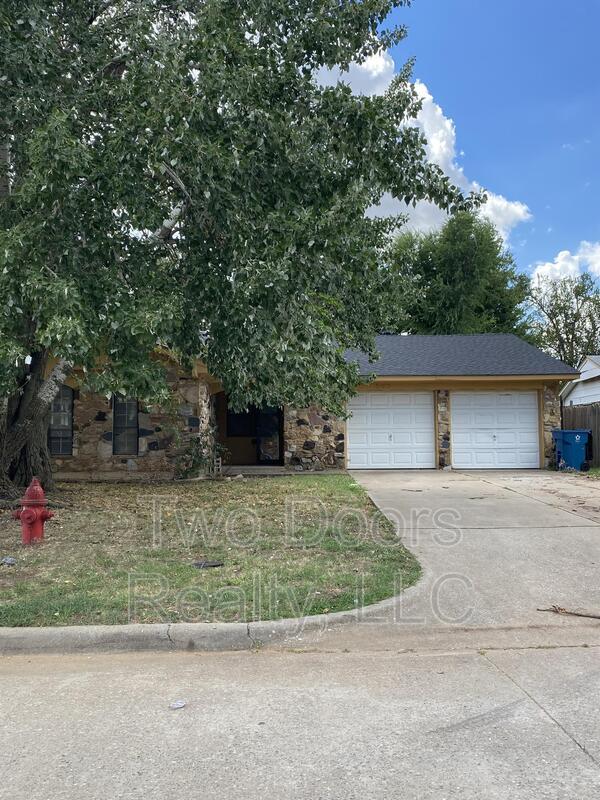 property at 605 Lloyd Ave