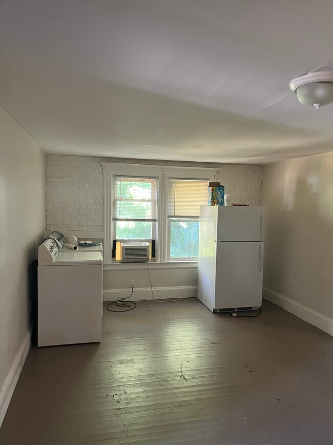 44 Franklin St Rentals in Enfield, CT