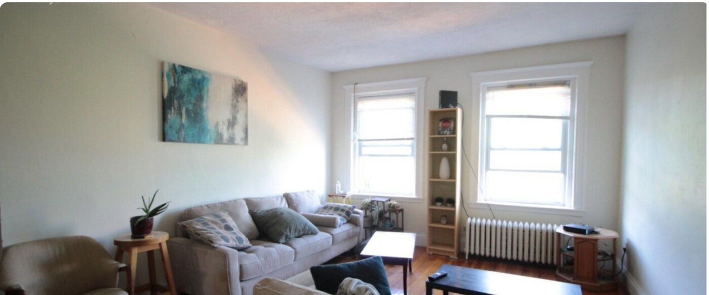 736 Washington St in Brookline, MA - Building Photo