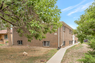 1908 Clinton St in Aurora, CO - Building Photo - Building Photo