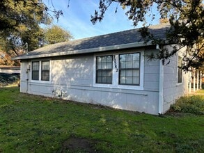20582 Prairie Ln in Redding, CA - Building Photo - Building Photo