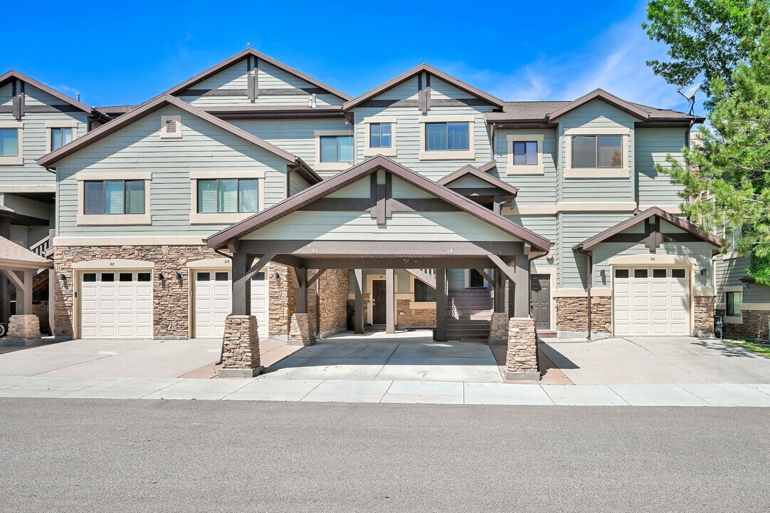 6486 UT-39 in Huntsville, UT - Building Photo