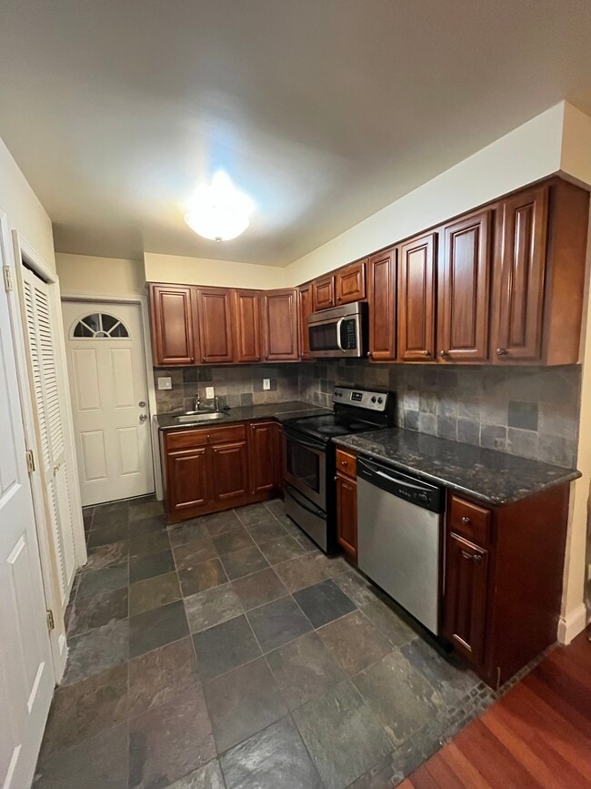 1800 S 8th St, Unit 2 in Philadelphia, PA - Building Photo - Building Photo