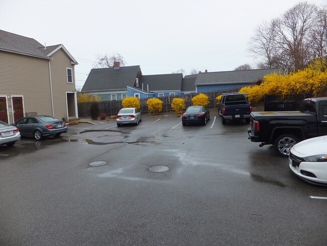 1581 Commercial St in Weymouth, MA - Building Photo - Building Photo