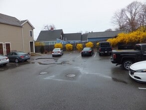 1581 Commercial St in Weymouth, MA - Foto de edificio - Building Photo