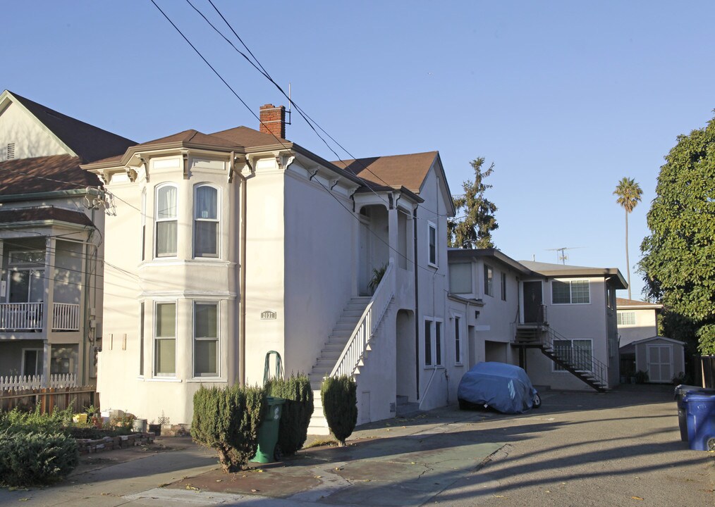 2037 Pacific Ave in Alameda, CA - Foto de edificio