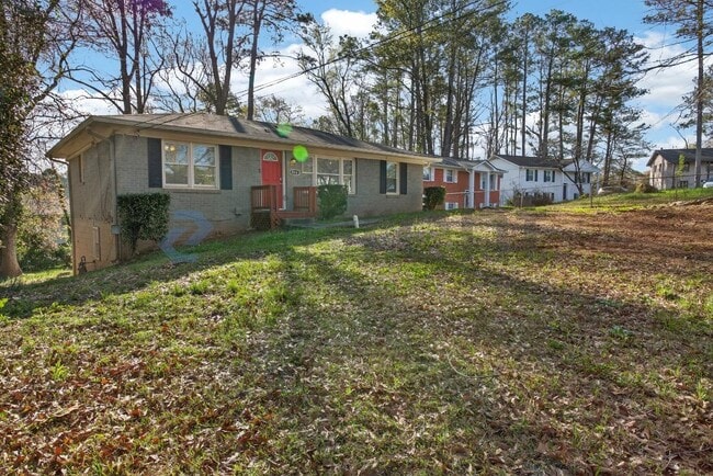 586 Oakside Dr SW in Atlanta, GA - Building Photo - Building Photo