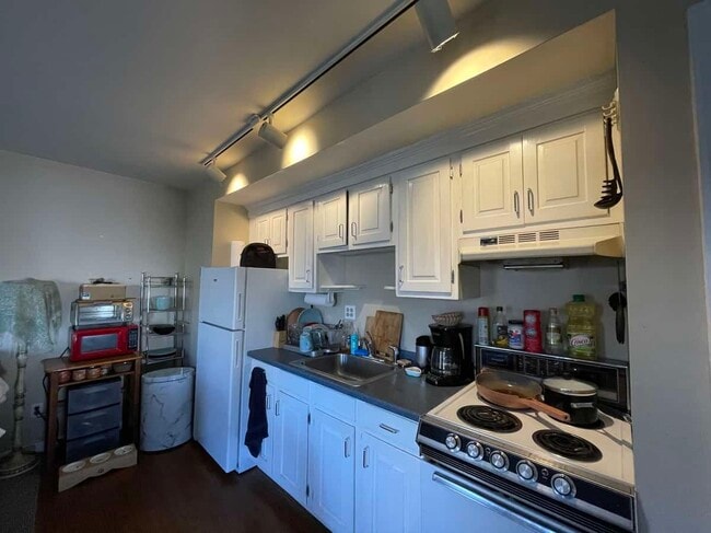 7 Cedar St, Unit 2