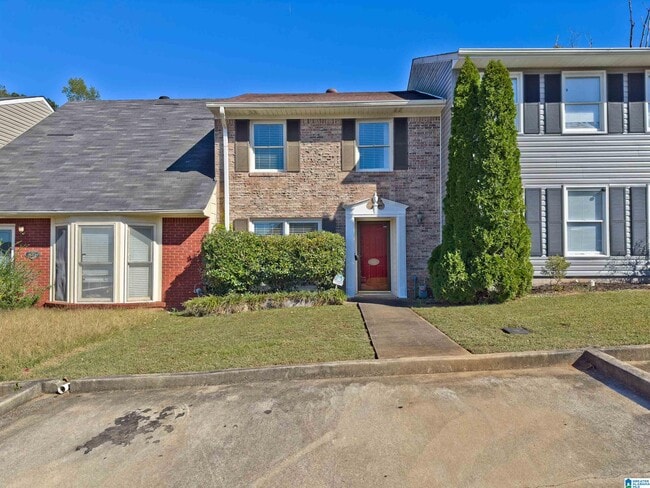 property at 4776 Cheshire Cir