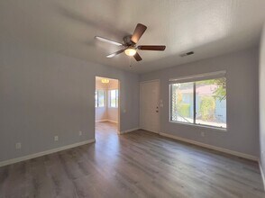 1925-1935 Yountville Cross Rd in Yountville, CA - Building Photo - Building Photo