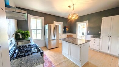 2316 Oregon St in Oshkosh, WI - Building Photo - Building Photo