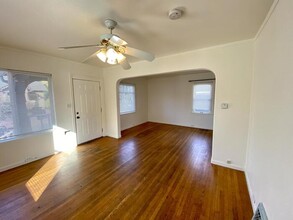 1124 NE Roselawn St in Portland, OR - Building Photo - Building Photo