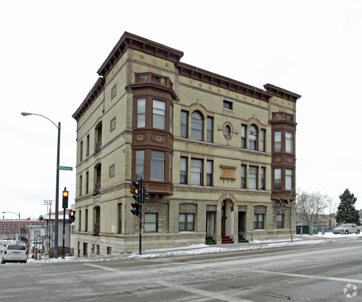 1305 N Milwaukee St, Unit 1 in Milwaukee, WI - Foto de edificio