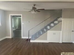 2013 Maryland St in Baytown, TX - Building Photo - Building Photo