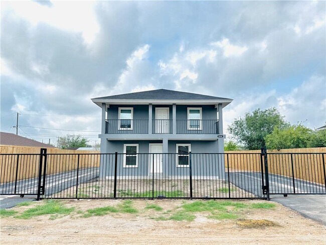 8206 Sosa Cir, Unit 1 in Edinburg, TX - Building Photo - Building Photo