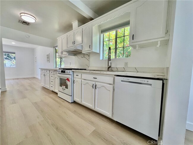 12987 Correnti St in Los Angeles, CA - Building Photo - Building Photo