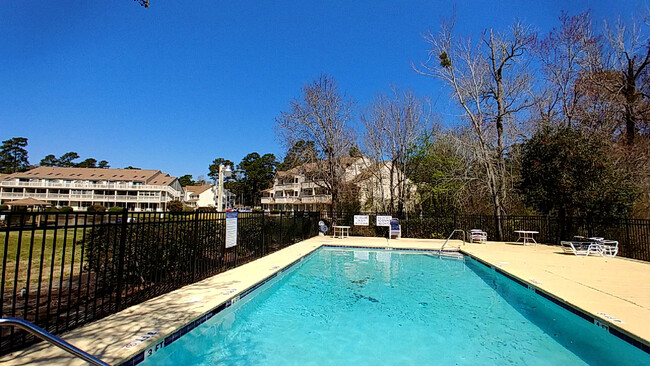 510 Fairwood Lakes Dr, Unit 15A in Myrtle Beach, SC - Foto de edificio - Building Photo