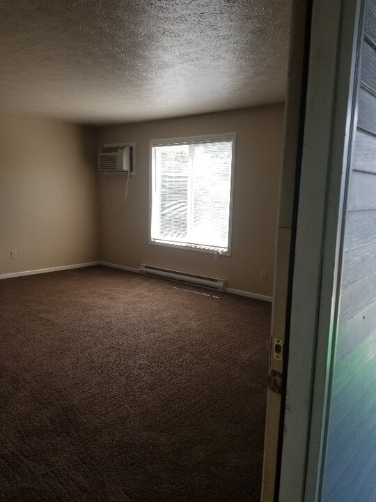 4247 Sabin Dr in Rootstown, OH - Foto de edificio