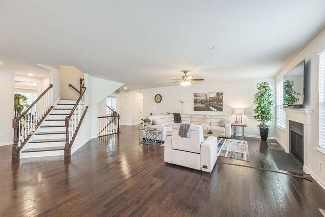 5808 Savannah Dr in Brandywine, MD - Foto de edificio - Building Photo