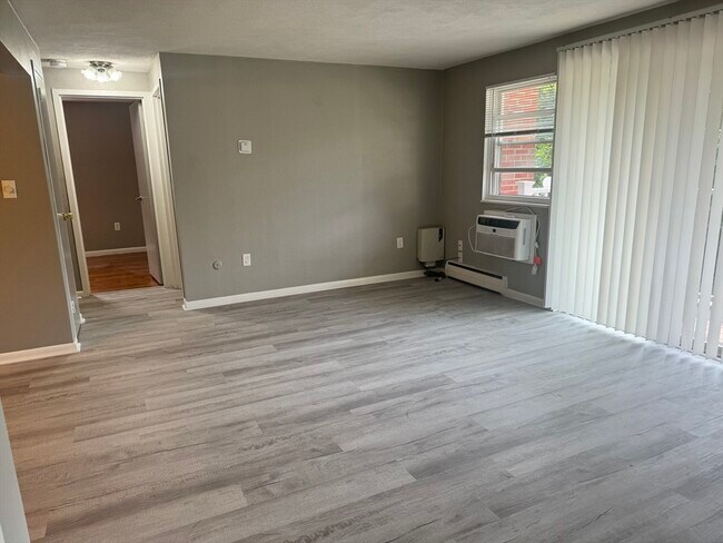 30 Worthen St in Chelmsford, MA - Building Photo - Building Photo