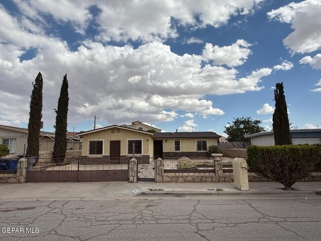 property at 966 Geronne Dr