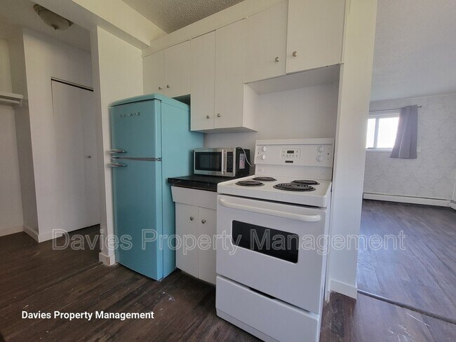 15940-15109 109 Ave in Edmonton, AB - Building Photo - Building Photo