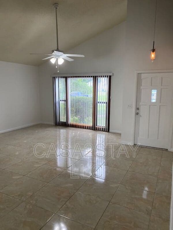 7297-7297 Albany Rd in Ft. Myers, FL - Building Photo - Building Photo