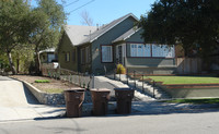 2327 Florencita Ave in Montrose, CA - Foto de edificio - Building Photo