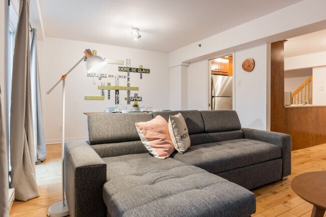 301 Rue Aylwin in Montréal, QC - Building Photo - Building Photo
