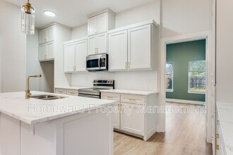 827 Stamps Ave in Fort Worth, TX - Building Photo - Building Photo