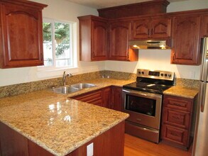 428 Salem Heights Ave S in Salem, OR - Building Photo - Building Photo