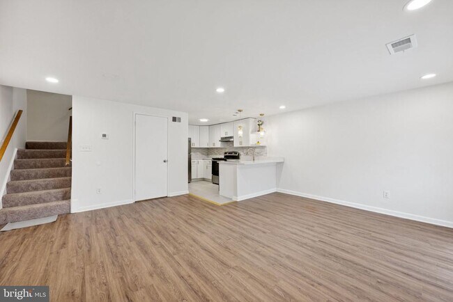 9287 Chadburn Pl in Gaithersburg, MD - Building Photo - Building Photo