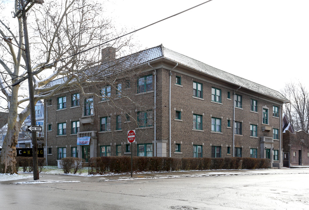 Archwood Manor in Cleveland, OH - Building Photo