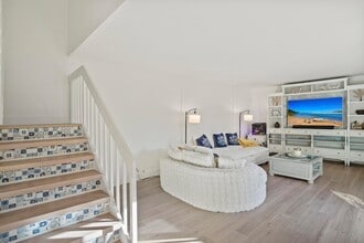 5888 SE Riverboat Dr in Stuart, FL - Foto de edificio - Building Photo