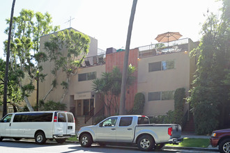 12246 Montana Ave in Los Angeles, CA - Building Photo - Building Photo