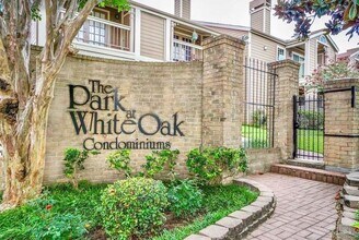 1860 White Oak Dr in Houston, TX - Building Photo - Building Photo
