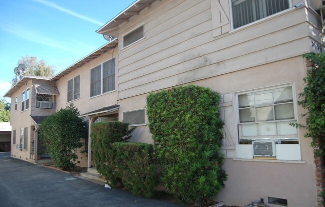 5656 Whitsett Ave in Valley Village, CA - Building Photo - Building Photo