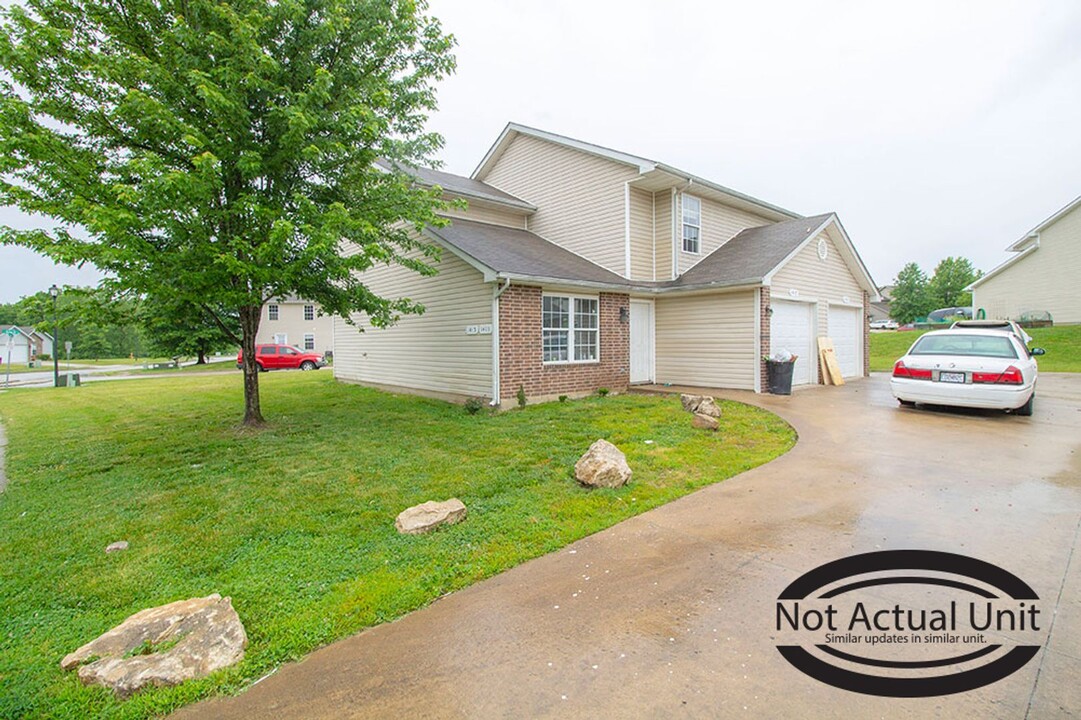 1425-1427-1427 Bodie Dr in Columbia, MO - Building Photo