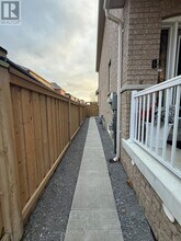 985 Black Cherry Dr in Oshawa, ON - Building Photo - Building Photo