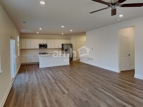 206 Deanscroft Dr in Pickerington, OH - Building Photo - Building Photo