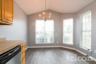 255 Legend Oaks Dr in Columbia, SC - Foto de edificio - Building Photo