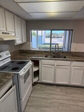 3915 Winston Dr in New Port Richey, FL - Building Photo - Building Photo