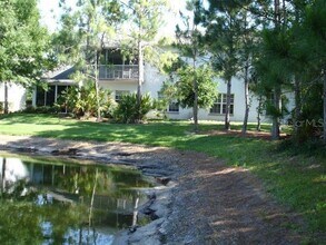 6327 Green Oaks Cir in Bradenton, FL - Foto de edificio - Building Photo